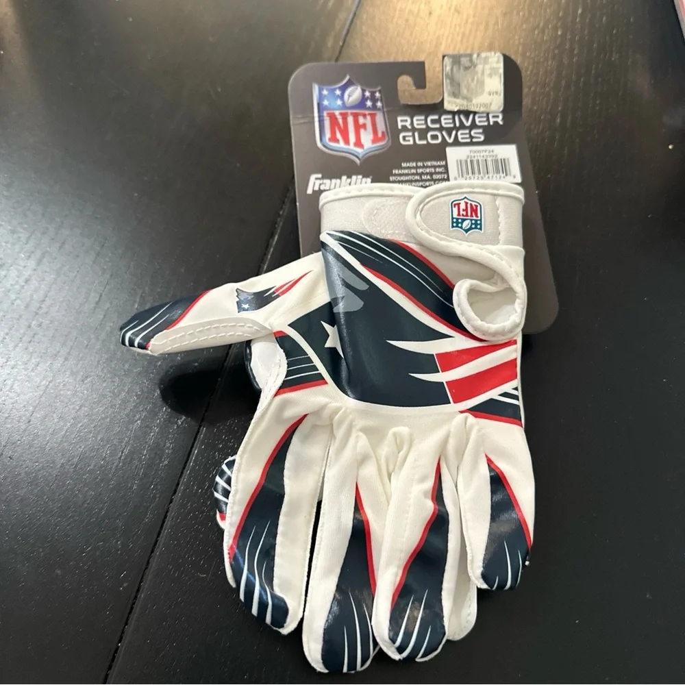 NFL Youth Receiver Gloves - White and Red